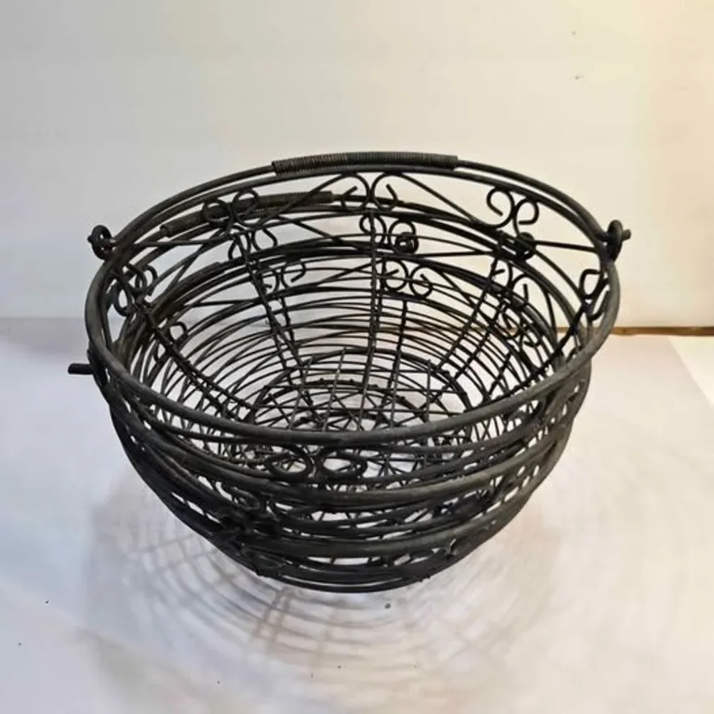 3 Metal garden Baskets with handles